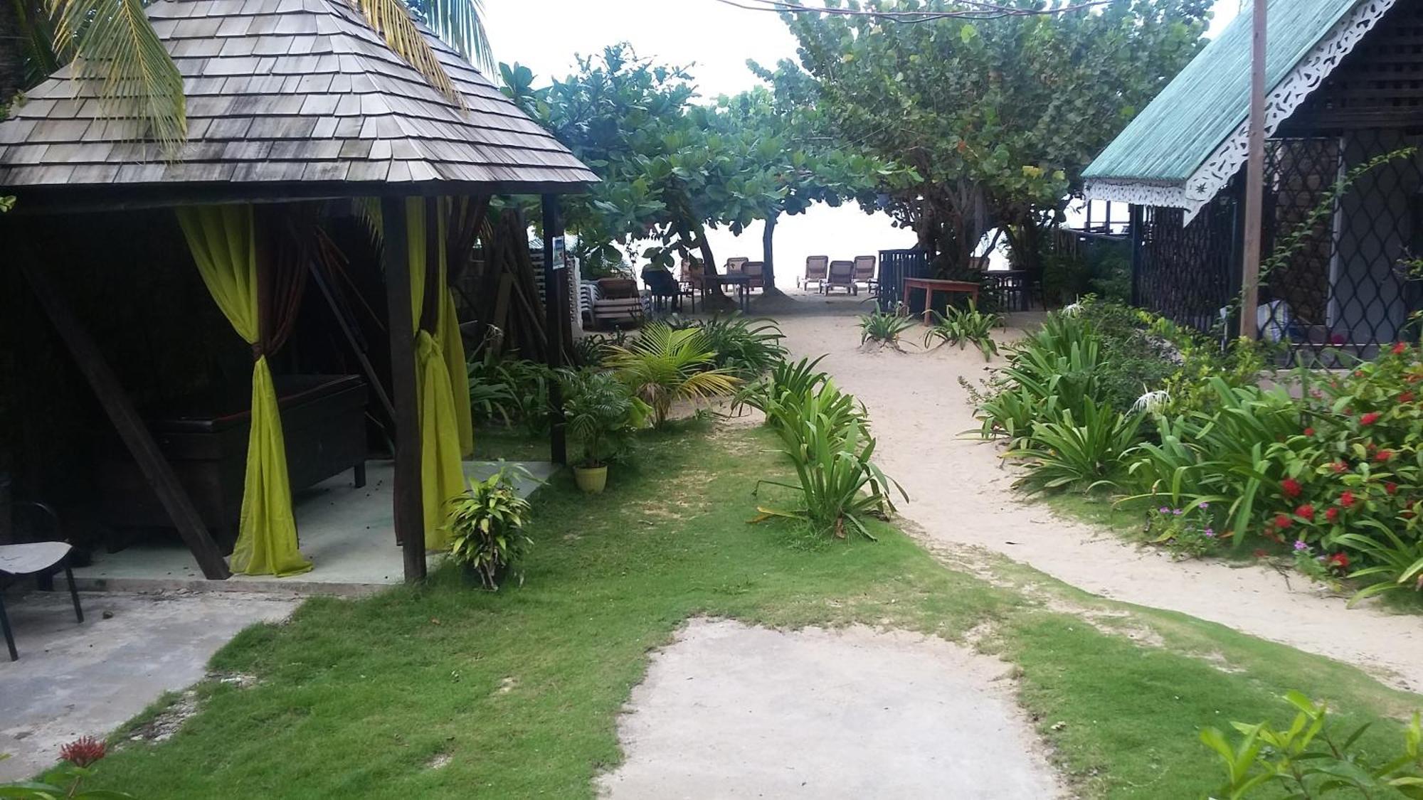 Firefly Beach Cottages Negril Exterior photo