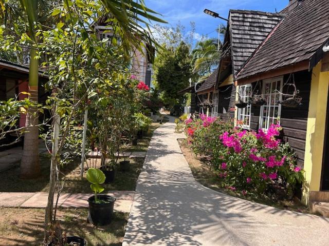 Firefly Beach Cottages Negril Exterior photo