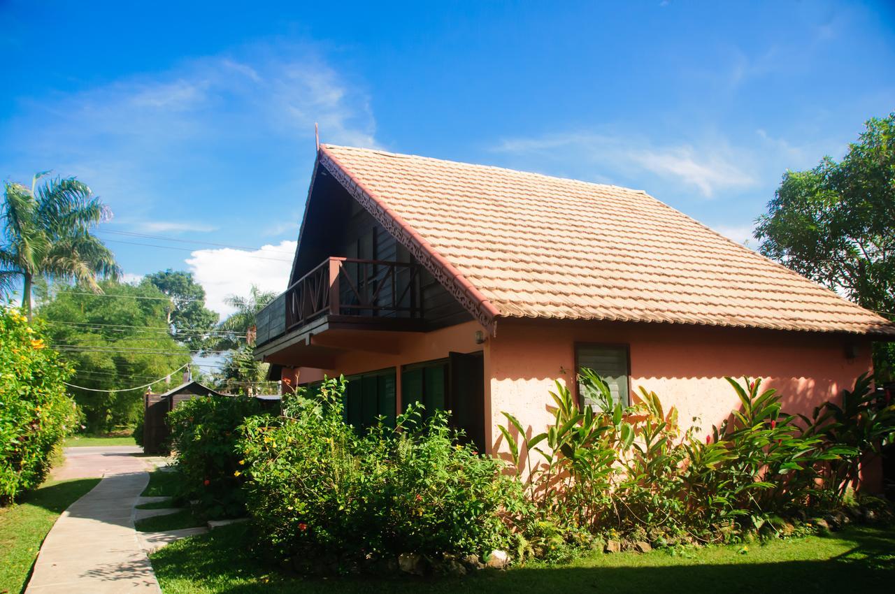 Firefly Beach Cottages Negril Exterior photo