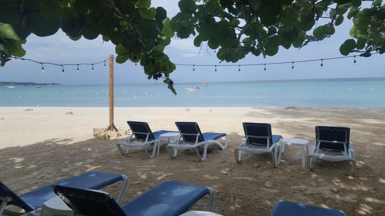 Firefly Beach Cottages Negril Exterior photo